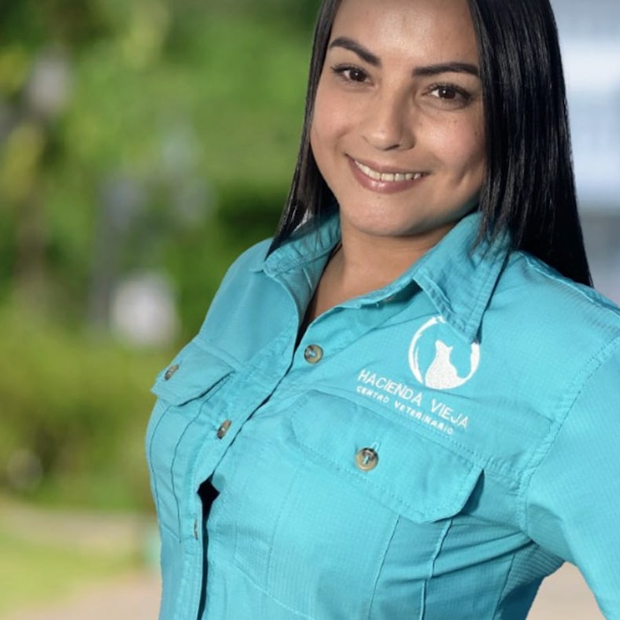 Fernanda Soto, Asistente Administrativo