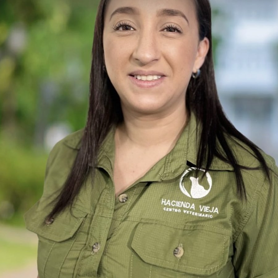 Franciny Calderón, Recepcionista y Servicio al Cliente
